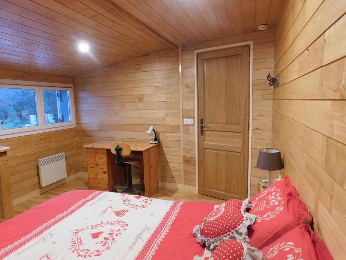 Logement Paisible A La Campagne Aubarede 外观 照片